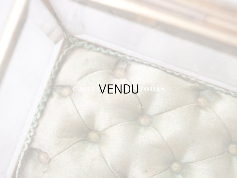 画像7: 19世紀 アンティーク クリスタルのジュエリーボックス カーキのシルク製クッション