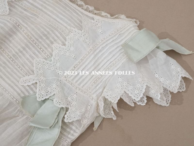 画像10: 1900年頃 アンティーク 小さな女の子のドレス ブルーグリーンのリボン＆手編みのレース 