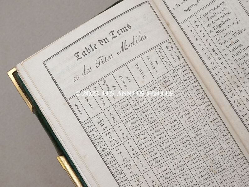 画像12: 1825年 アンティーク ミサ典書 グリーンのベルベット キリストの留め金