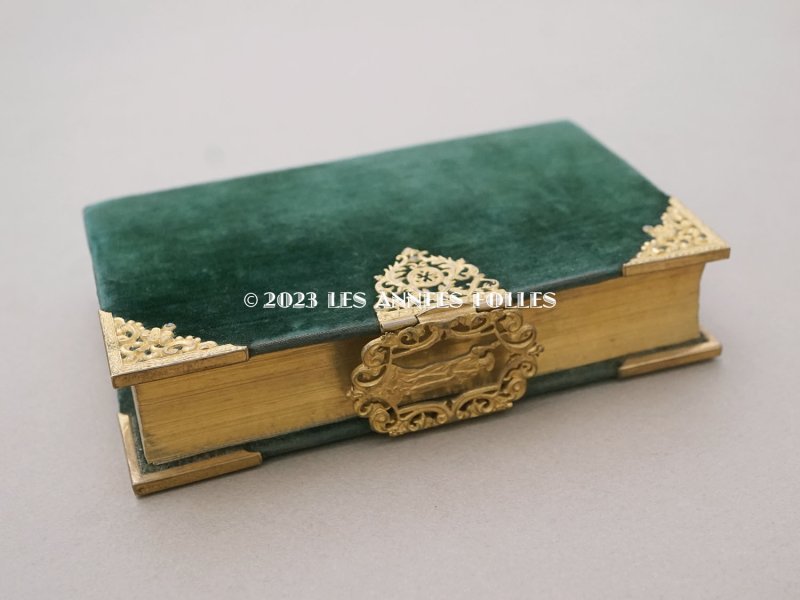 画像7: 1825年 アンティーク ミサ典書 グリーンのベルベット キリストの留め金