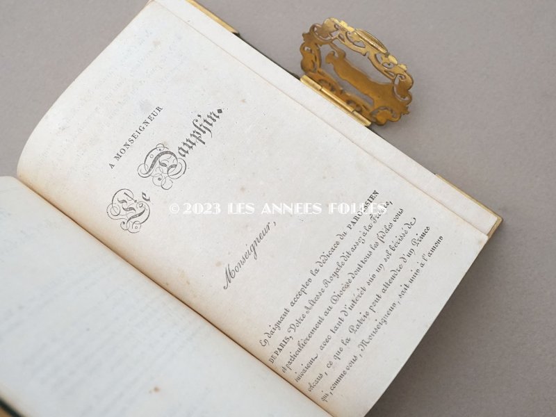 画像11: 1825年 アンティーク ミサ典書 グリーンのベルベット キリストの留め金