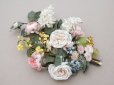 画像2: 19世紀 新品同様 アンティーク 薔薇＆ライラック＆勿忘草＆白詰草の布花　グローブ・ド・マリエのブーケ  (2)