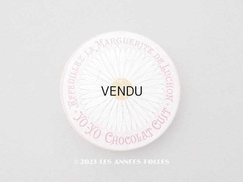 画像1: アンティーク マーガレットのチョコレートボックス お菓子箱 EFFEUILLEZ LA MARGUERITE DE LUCHON  - YO-YO CHOCOLAT CUIT -