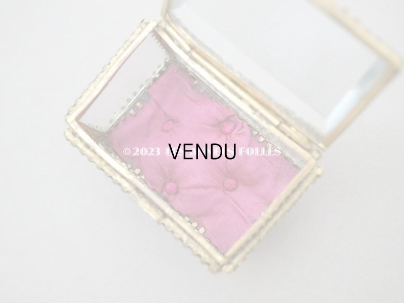 画像12: 19世紀 アンティーク ジュエリーボックス ラズベリーピンクのシルク製クッション