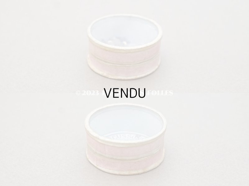 画像6: 1900年頃 アンティーク ガラスの蓋の小さな紙箱 極小3mm メタル製スパンコール入り - AUX ECUSSONS -