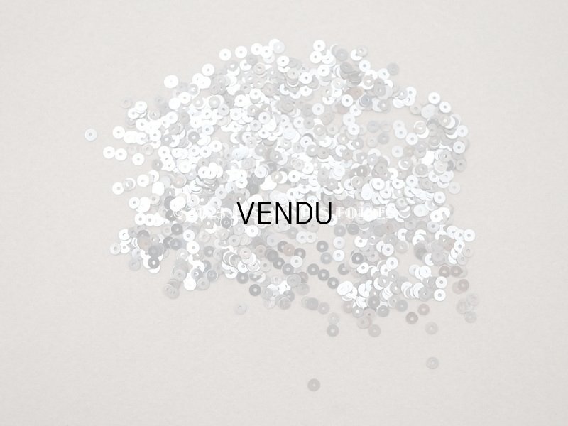 画像3: 1900年頃 アンティーク ガラスの蓋の小さな紙箱 極小2mm　メタル製スパンコール入り - AUX ECUSSONS -