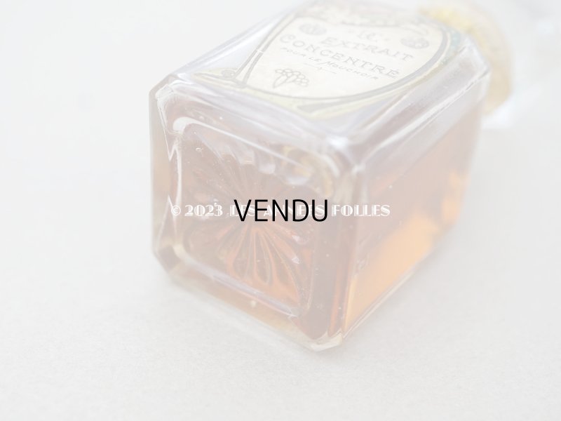 画像9: 未開封 アンティーク  鈴蘭&菫の小さなパフュームボトル クリスタル製 EXTRAIT CONCENTRE POUR LE MOUCHOIR  