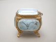 画像4: 19世紀末 アンティーク ジュエリーボックス スモーキーブルーのシルククッション FRANCINE