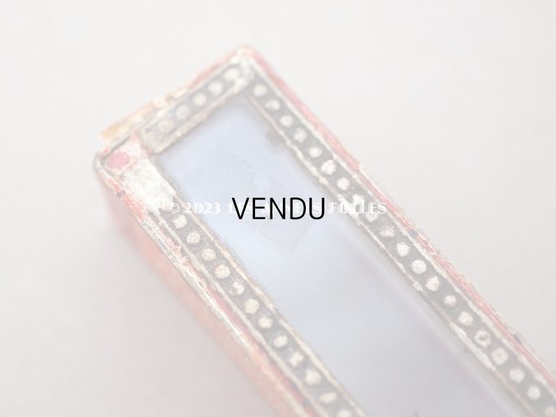 画像4: 1900年代 アンティーク 硝子の蓋の紙箱入り イニシャルテープ 