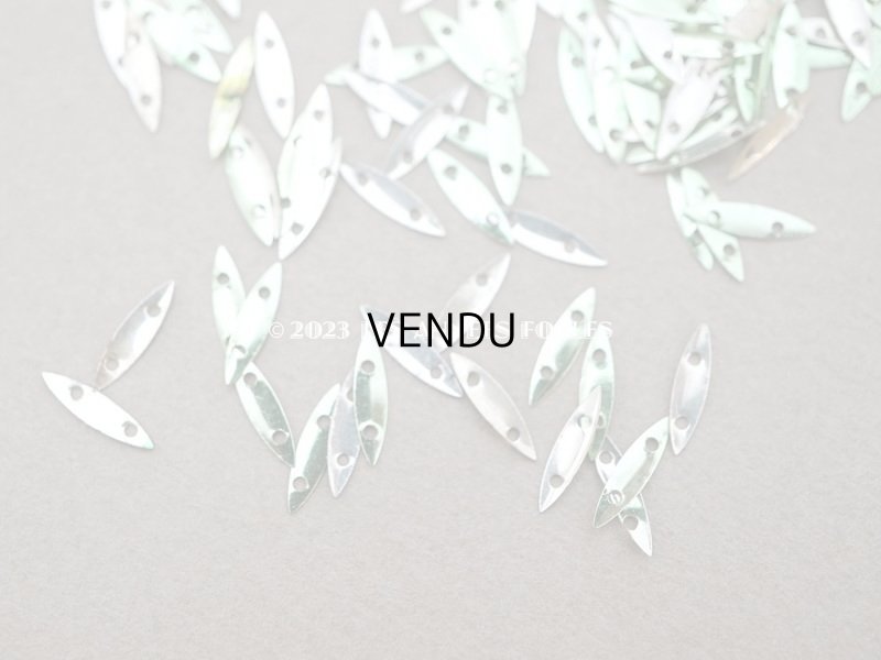 画像5: 1900年頃 アンティーク ガラスの蓋の小さな紙箱 極小2×7mm　メタル製スパンコール入り - AUX ECUSSONS -