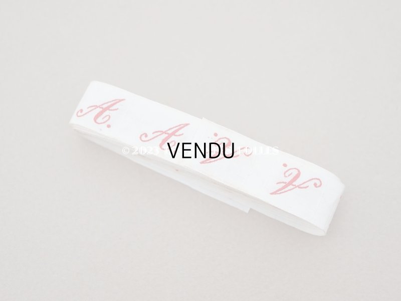 画像6: 1900年代 アンティーク 硝子の蓋の紙箱入り イニシャルテープ A