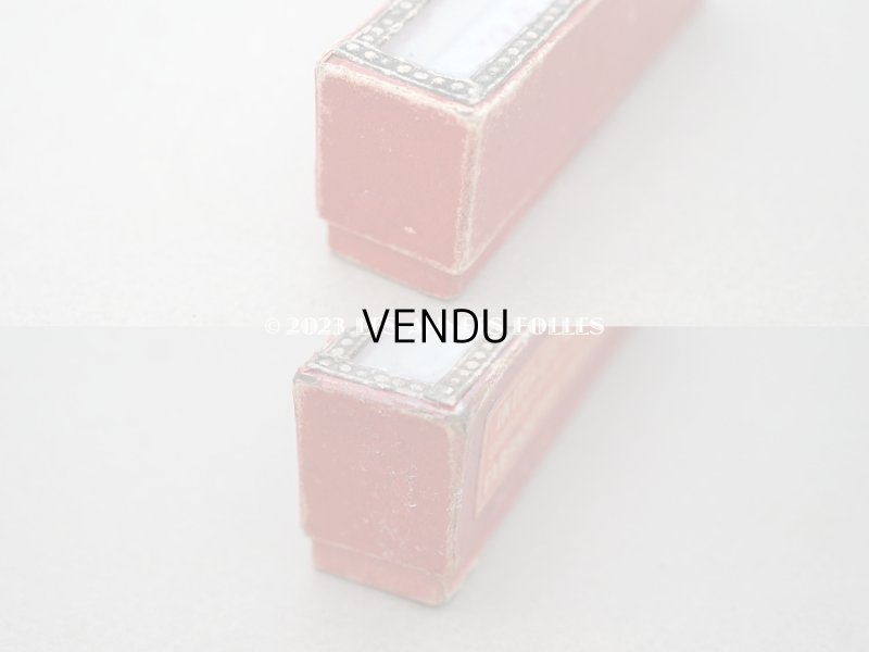 画像4: 1900年代 アンティーク 硝子の蓋の紙箱入り イニシャルテープ A