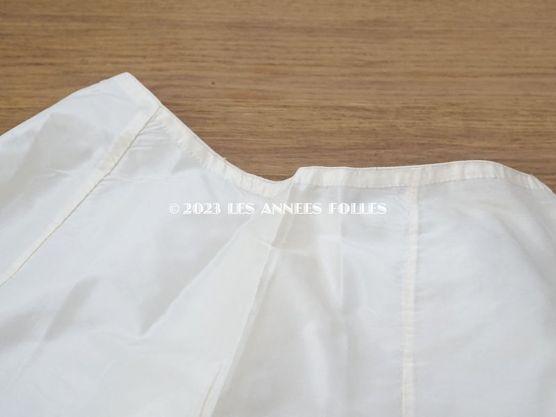 画像2: 1900年頃 アンティーク 新品同様 ウェディングドレスのスカート オフホワイト　シルク製