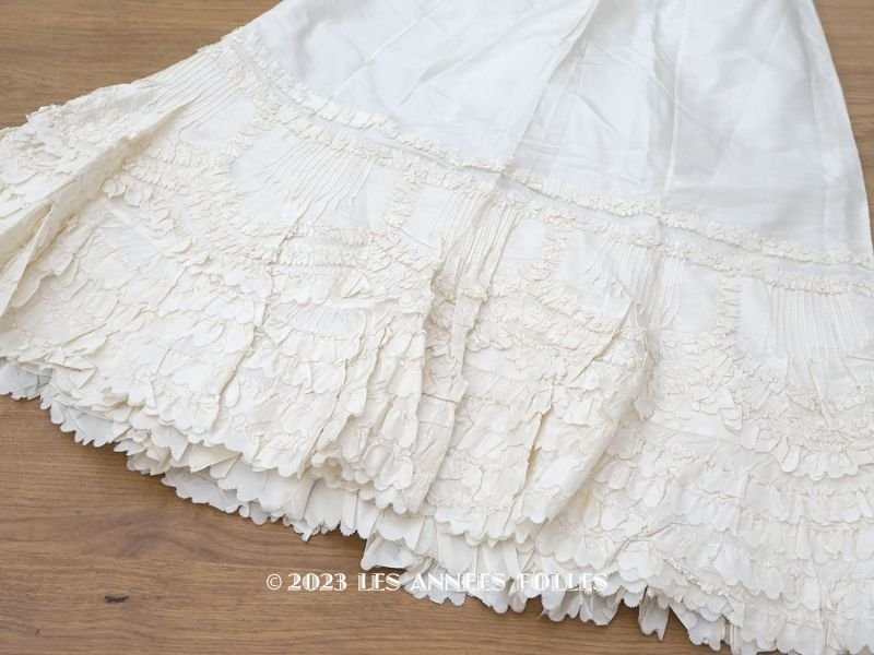 画像1: 1900年頃 アンティーク 新品同様 ウェディングドレスのスカート オフホワイト　シルク製