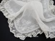 画像1: 19世紀 アンティーク  結婚式のハンカチ モノグラム刺繍入り　ホワイトワーク＆手編みのヴァランシエンヌレース (1)