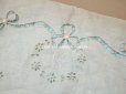 画像10: アンティーク イニシャル刺繍入り シルク製 ハンキーケース パウダーブルー