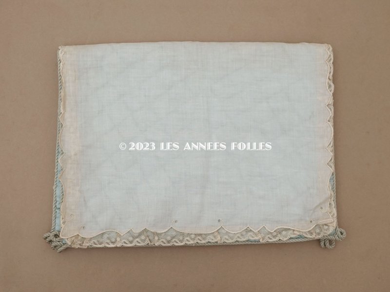 画像5: アンティーク イニシャル刺繍入り シルク製 ハンキーケース パウダーブルー