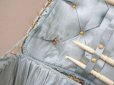 画像11: 19世紀末 アンティーク 裁縫箱　パウダーブルーのシルククッション