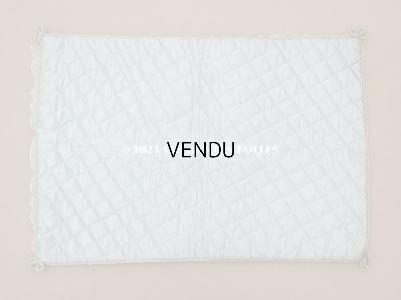 画像7: アンティーク イニシャル刺繍入り シルク製 ハンキーケース パウダーブルー