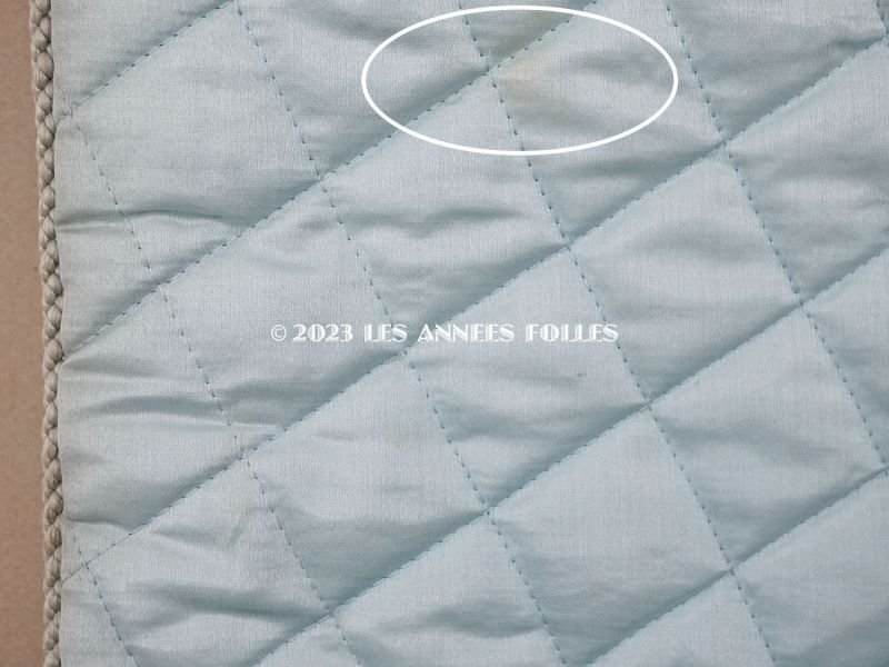 画像9: アンティーク イニシャル刺繍入り シルク製 ハンキーケース パウダーブルー