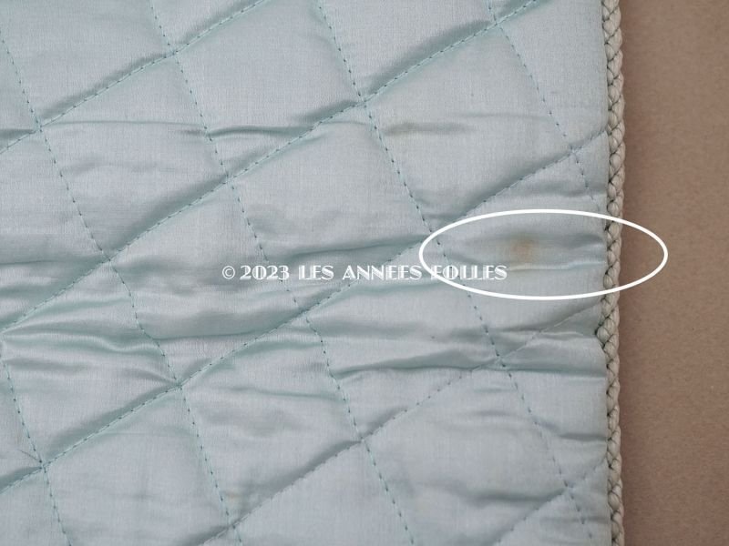 画像7: アンティーク イニシャル刺繍入り シルク製 ハンキーケース パウダーブルー