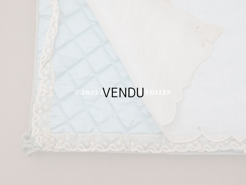 画像16: アンティーク イニシャル刺繍入り シルク製 ハンキーケース パウダーブルー