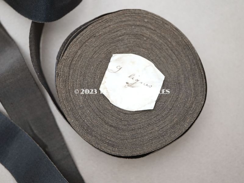 画像2: 19世紀末 アンティーク シルク製 サテンリボン ブラック＆ブラウン ダブルフェイス　幅2cm 