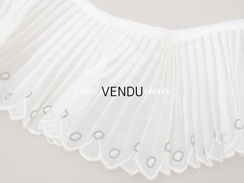 画像3: アンティーク スカラップ プリーツリボン ドット刺繍入り 7.8cm幅 コットンオーガンジー