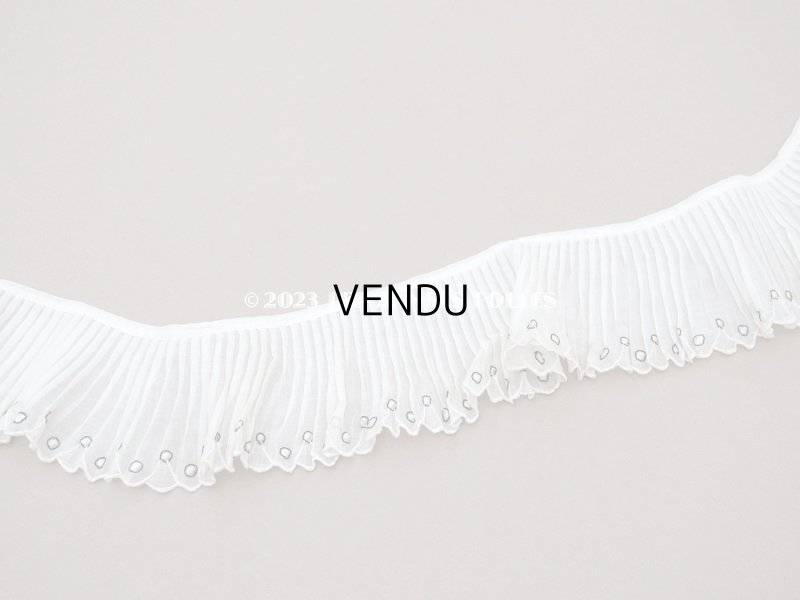 画像4: アンティーク スカラップ プリーツリボン ドット刺繍入り 7.8cm幅 コットンオーガンジー