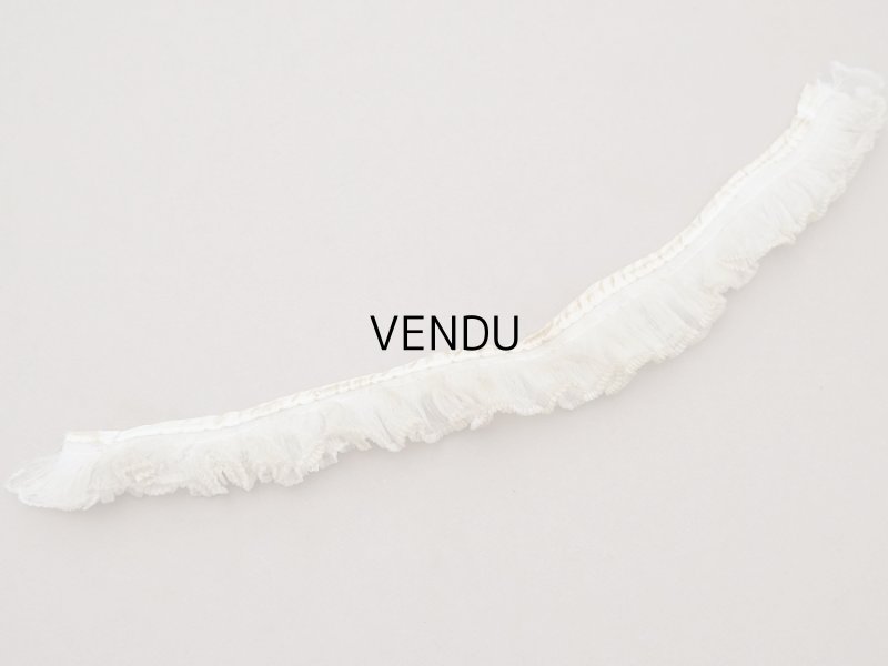画像9: 19世紀末 アンティーク シルクシフォンの3段プリーツリボン 39cm 4.6cm幅 