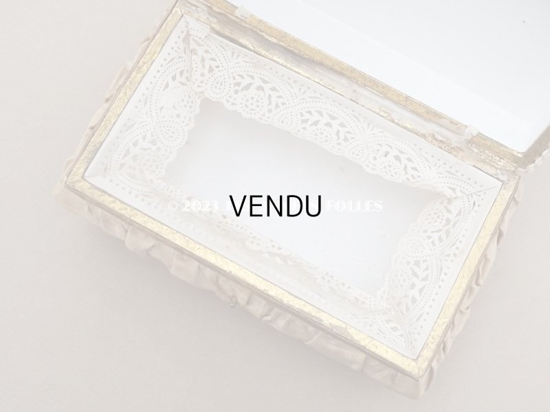 画像12: 19世紀 アンティーク ナポレオン3世時代 お菓子箱 シャンパンゴールド＆オフホワイトのキルティング チョコレートボックス 