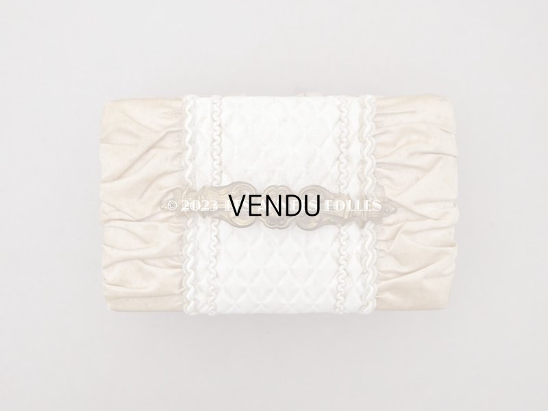 画像3: 19世紀 アンティーク ナポレオン3世時代 お菓子箱 シャンパンゴールド＆オフホワイトのキルティング チョコレートボックス 