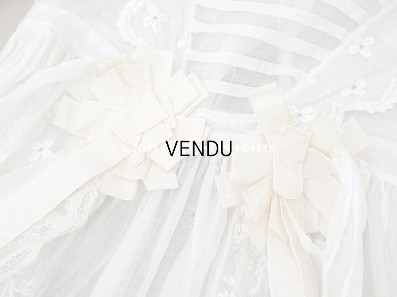 画像7: アンティーク 洗礼式のベビードレス パフスリーブ 手刺繍の花模様＆レース＆オレンジベージュのリボン