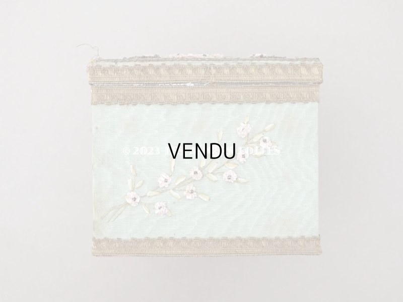 画像8: アンティーク 薔薇のリボン刺繍のボックス マリー・アントワネットの肖像画 シルク＆メタル製　