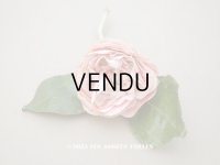アンティーク ピンクの薔薇の布花 クウォーターロゼット咲き