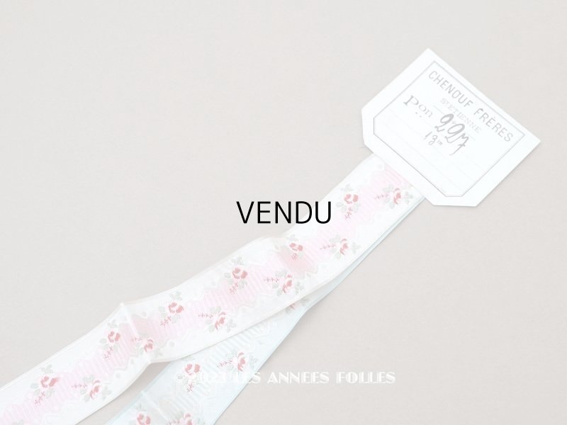 画像1: アンティーク 薔薇刺繍のリボン 淡いピンク＆水色のセット リボンメーカーのサンプラー 
