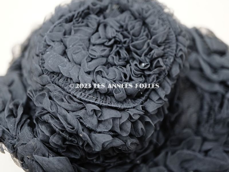画像10: 1900年頃 アンティーク ドールハット 黒いシルクシフォンのフリル ヴェルサイユの帽子店