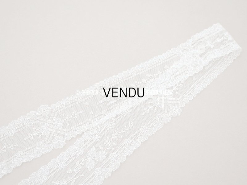 画像4: アンティーク バルブ・ド・ボネ オフホワイトのシャンティイレース　