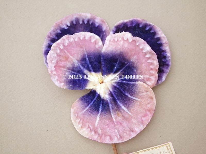 画像2: 1900年頃 未使用　アンティーク 大きなパンジーの布花 ラベル付 淡いピンク＆紫