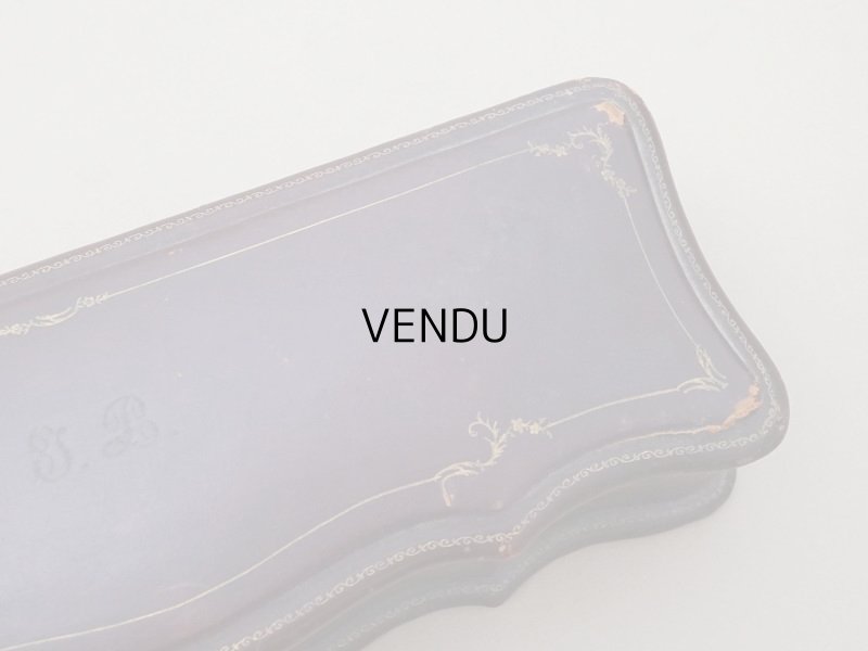 画像5: アンティーク 本革製 グローブボックス シルク製クッション付き イニシャル入り ジュエリーケース