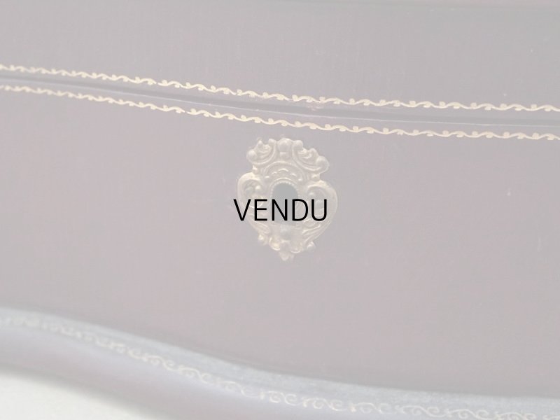 画像12: アンティーク 本革製 グローブボックス シルク製クッション付き イニシャル入り ジュエリーケース