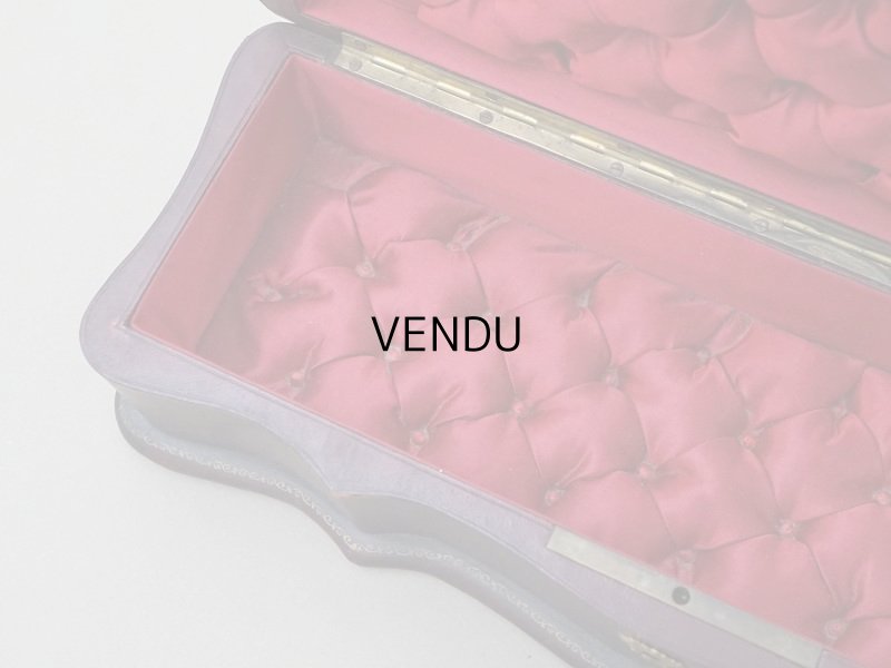 画像7: アンティーク 本革製 グローブボックス シルク製クッション付き イニシャル入り ジュエリーケース