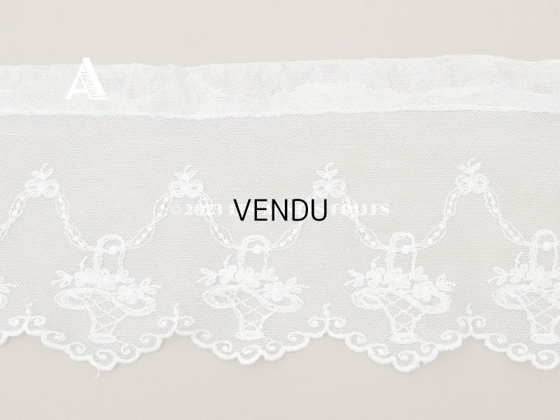 画像3: アンティーク 花かご＆リボンのガーランドの刺繍入り 幅広チュールレース 183cm