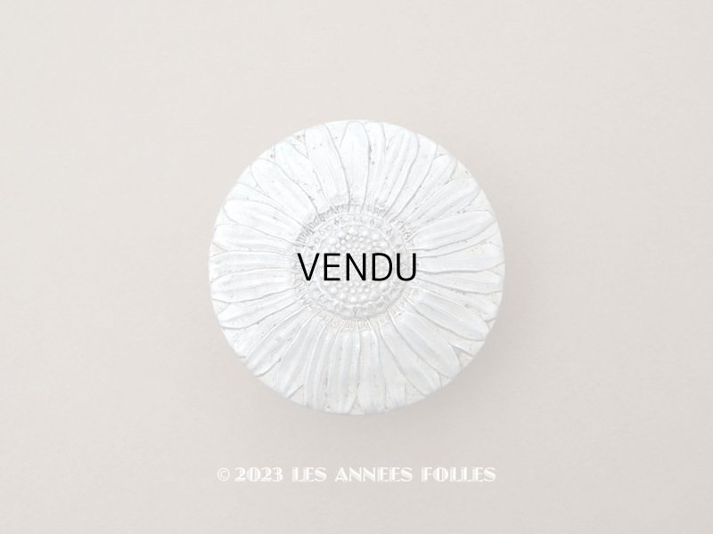 画像1: アンティーク アルミ製 マーガレット パウダーボックス 