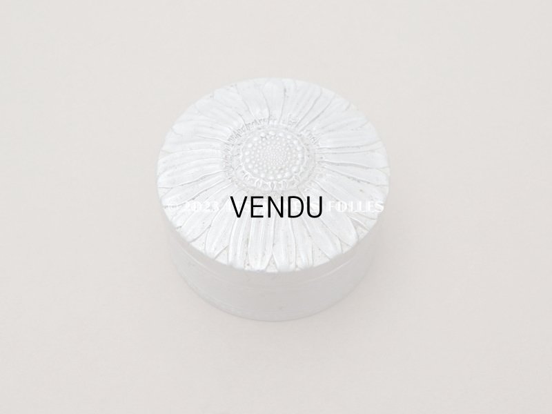 画像2: アンティーク アルミ製 マーガレット パウダーボックス 