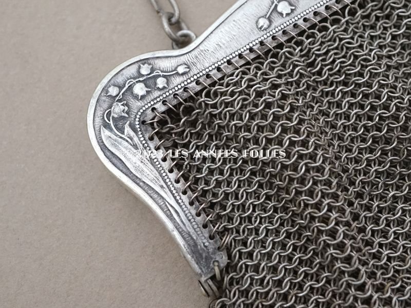 画像4: 1900年頃 アンティーク 鈴蘭柄 メタルメッシュの小さなバッグ 