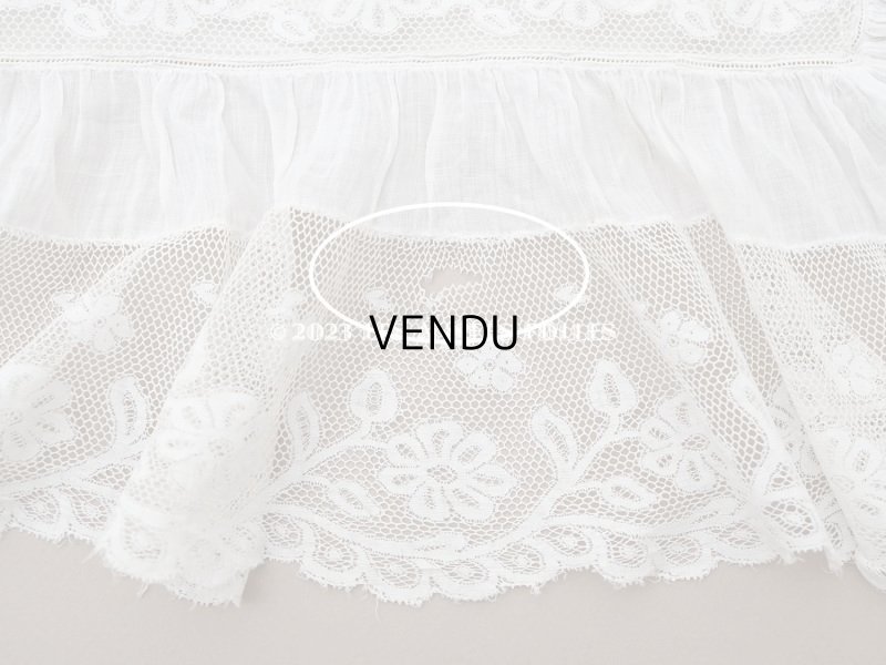 画像13: アンティーク 大きなクッションカバー モノグラム刺繍入り 96×93cm　ヴァランシエンヌレースのフリル　