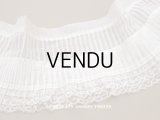 【クリスマスセール2023対象外】1900年頃 アンティーク ドレスの裾  幅広　レース付きプリーツ  3.1m 幅21.5cm　コットンオーガンジー