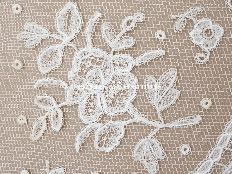 画像6: 19世紀末 アンティーク 幅広24cm アプリカシオン・アングルテール 薔薇のモチーフ オフホワイト ボビンレース