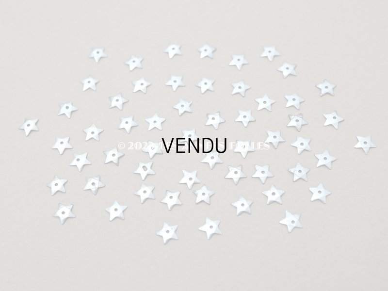 画像2: 19世紀末 アンティーク メタル製 極小 5mm 星型 立体 スパンコール パウダーブルー 42ピースのセット 